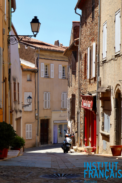 Rue à Grimaud, France Rue à Grimaud, France